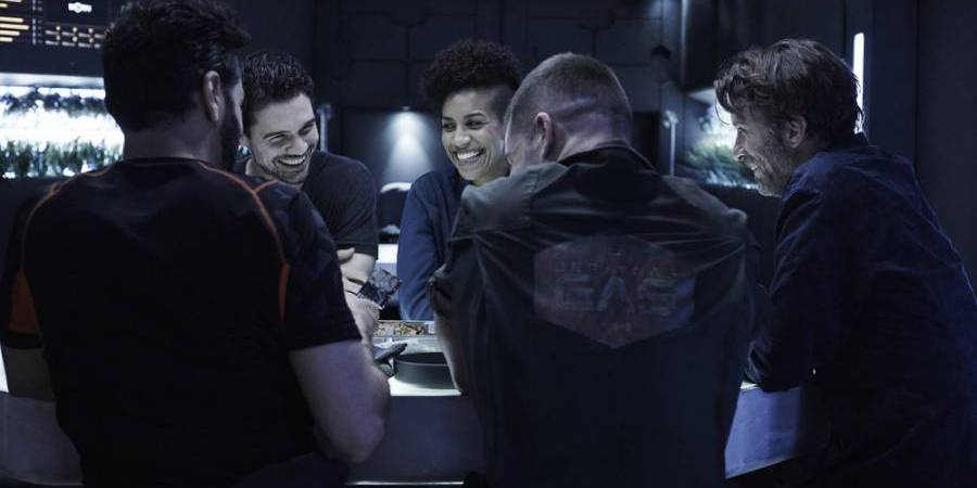 THE EXPANSE -- "Safe" Episode 201 -- Pictured: (l-r) Steven Strait as Earther James Holden, Dominique Tipper as Naomi Nagata, Thomas Jane as Detective Joe Miller -- (Photo by: Shane Mahood/Syfy)